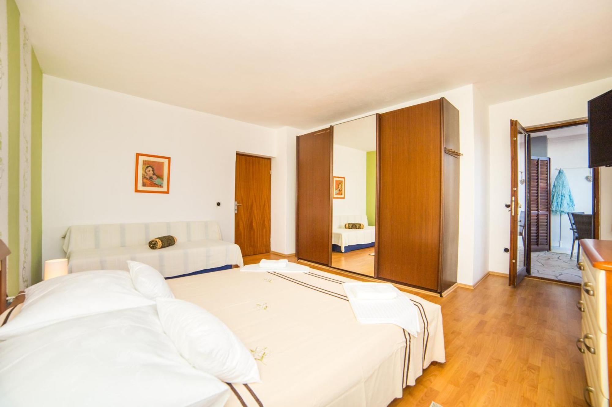 Apartment Mande Brist Exteriér fotografie